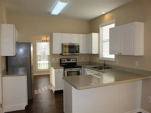 5411 Meadow Grove Dr — Photo 2