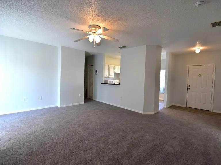 553 Hummingbird Ct — Photo 7