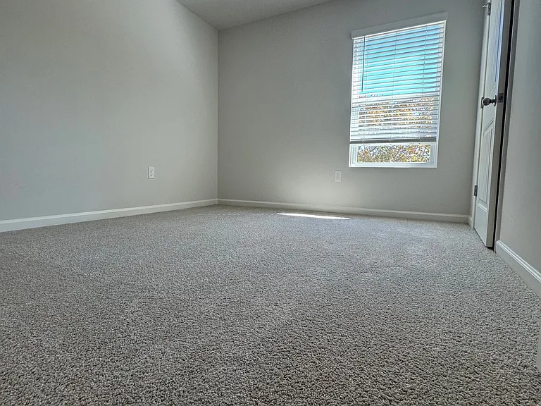 567 Stoneybrook Dr — Photo 17