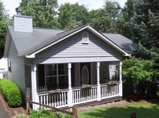 131 Sandra Ln, Cleveland, GA 30528