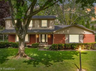 7011 Heather Heath Ln, West Bloomfield, MI 48322