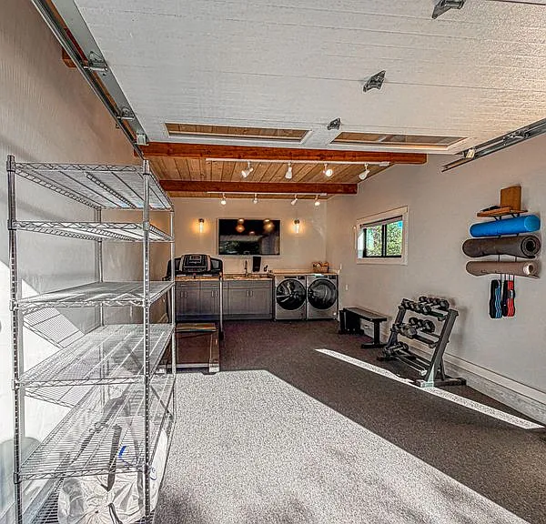 1560 Ronne Dr — Photo 22