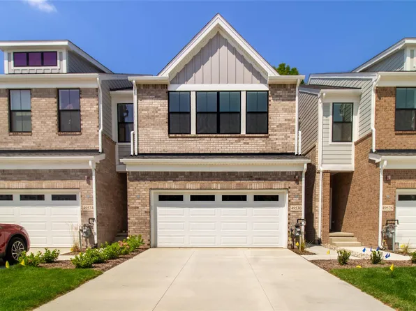 49530 Coldwater Ridge Dr, Northville, MI 48168