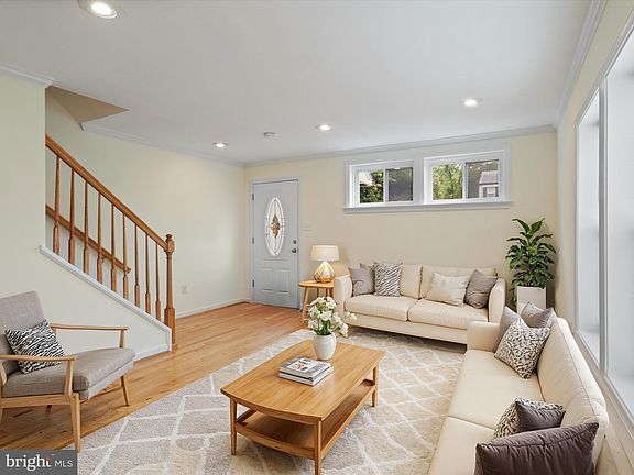 5th image of 2257 Sweetbriar Dr