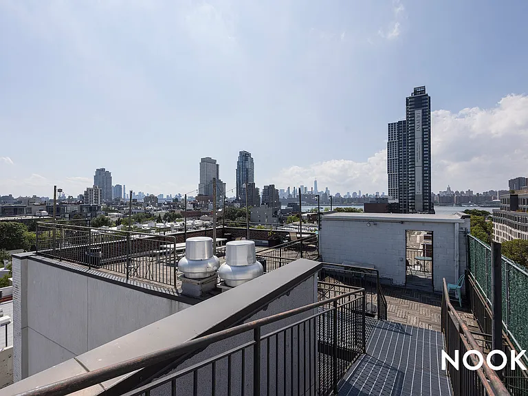 100 Dupont St #1L — Photo 32