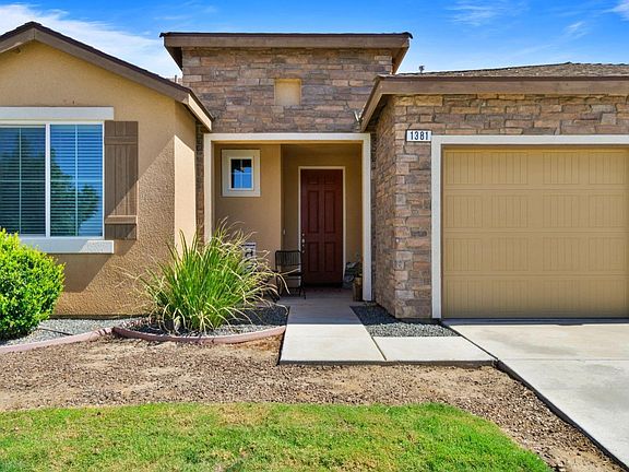 4th image of 1381 Wren Dr