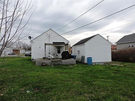 2nd image of 333 4th Ave