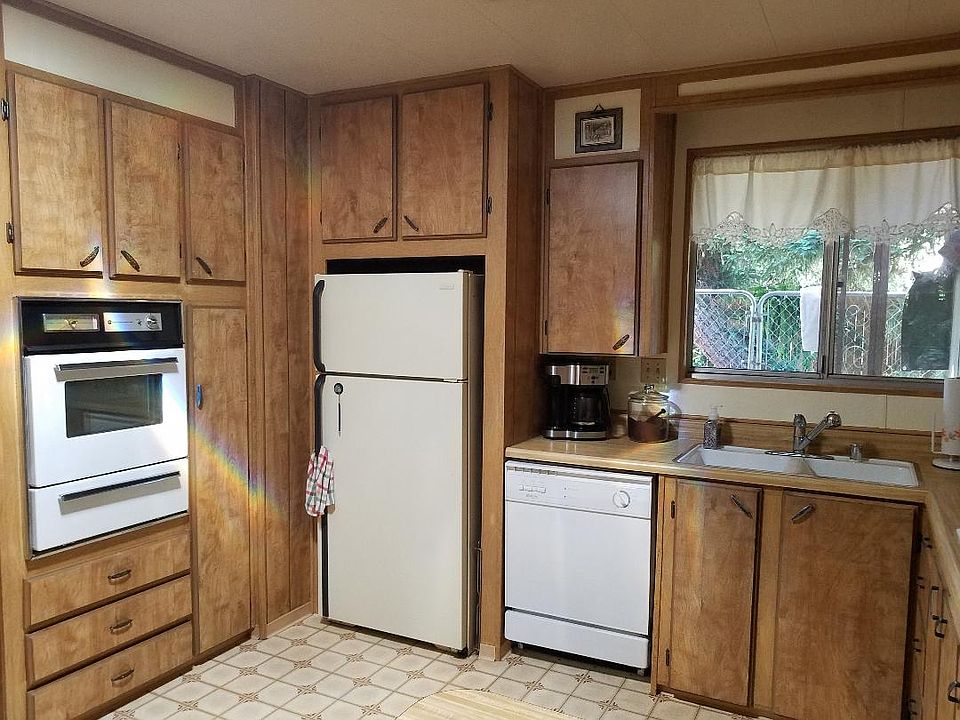 2nd image of 24 Chelsea Cir