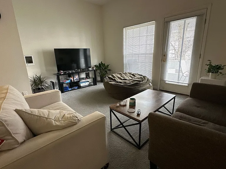 University Park Apartments near Cornell University — Photo 313
