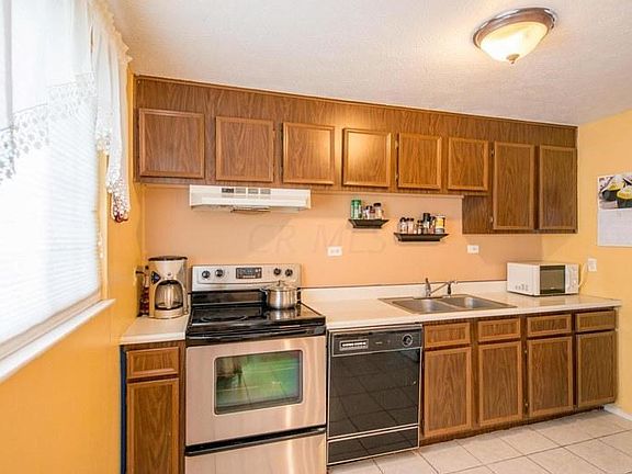 4th image of 3820 Farm Brook Ln