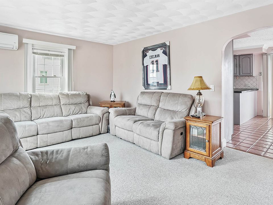 1st image of 35 Wilson Ave
