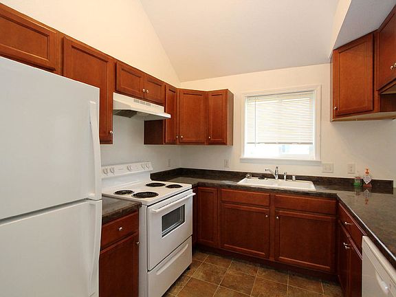 3rd image of W205S8311 Pasadena Dr #8313