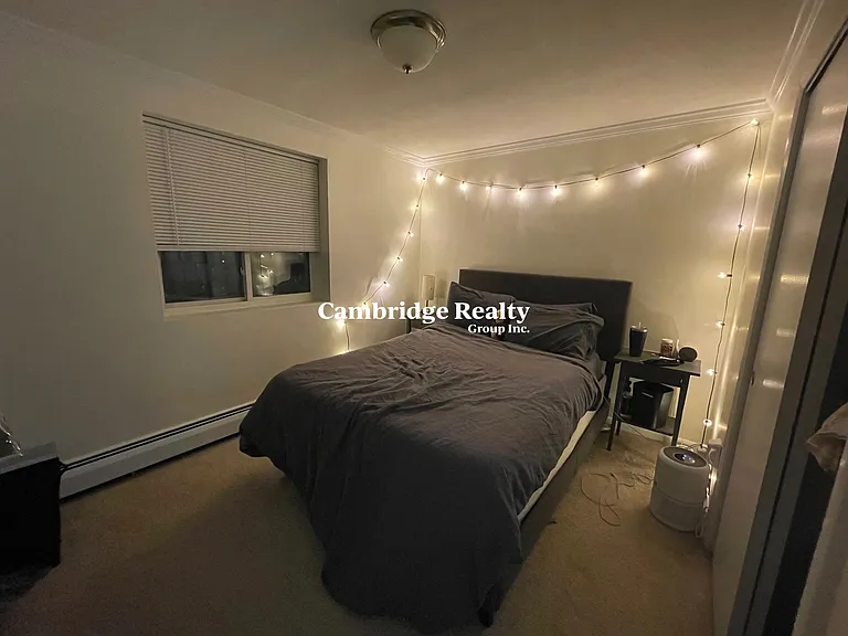 16 Westford St #6T — Photo 8