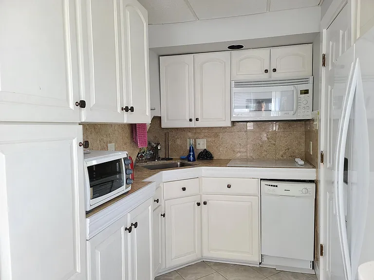425 N Kenyon Ave — Photo 7
