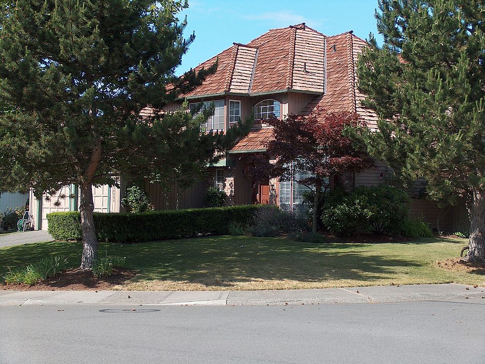 Corner View Front of House