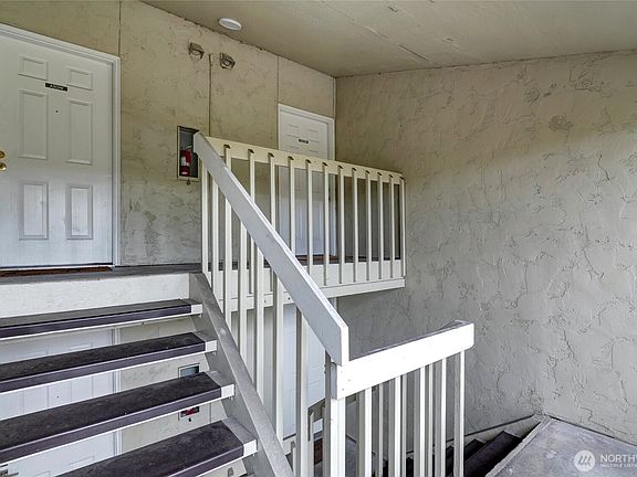 3rd image of 9474 Redmond Woodinville Road NE A#303