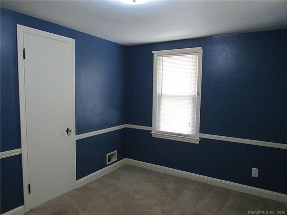 5th image of 146 Bradley Ave