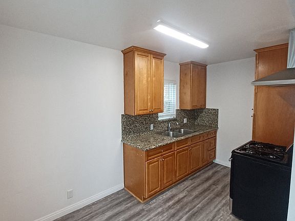 3rd image of 1145 E 1st St APT 3