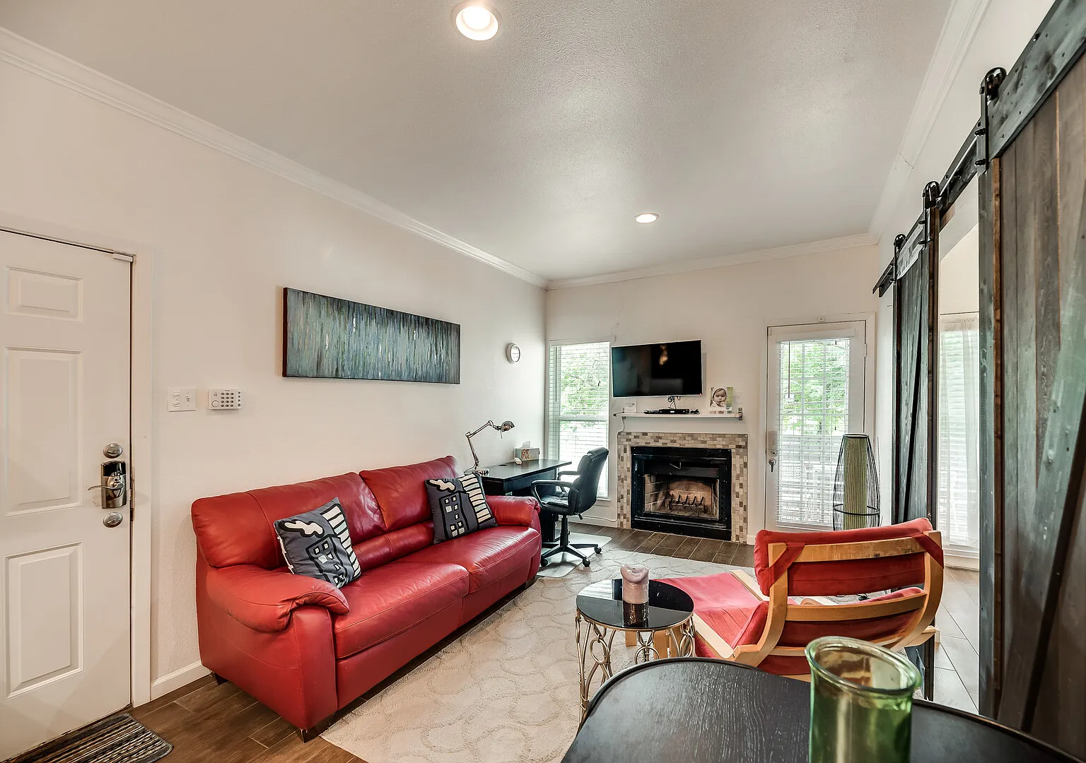 I50 World Cup Stay - 18 min to AT&T - Sleeps 2 - Free Parking — Photo 1