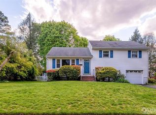 51 Pleasant Pl, Metuchen, NJ 08840