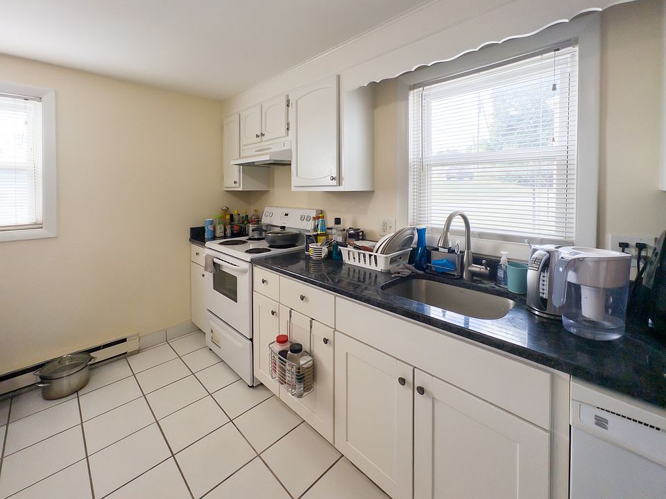 apt22 kitchen
