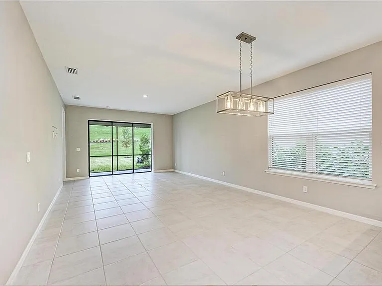 5564 Summit Gln — Photo 9