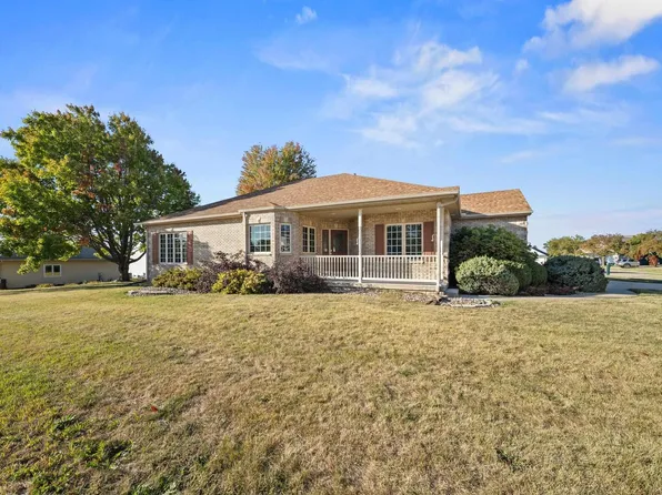 4030 W Columbia Ave, Davenport, IA 52804