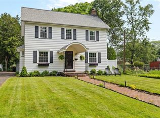 124 Belleclaire Dr, Rochester, NY 14617