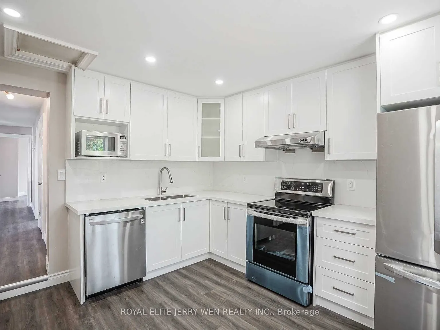 4 bed, $2,500 — Photo 1