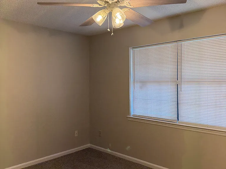 663 Windhaven Dr — Photo 46