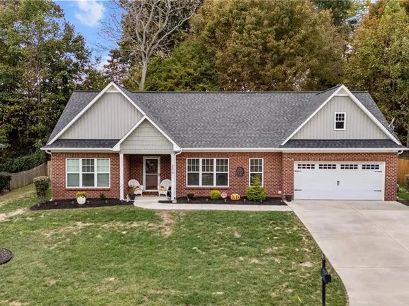 2973 Cameron Village Ct, Winston Salem, NC 27103