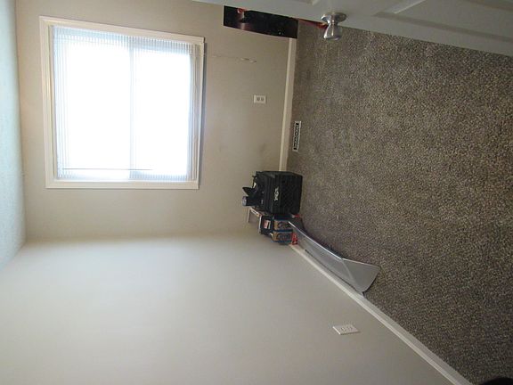 5th image of 2002 Woodcrest Dr