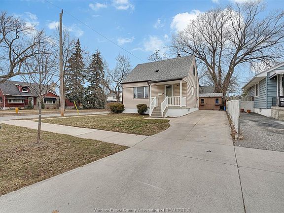 2nd image of 1402 Arthur Rd