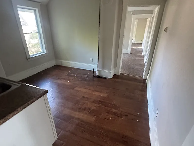 1427 E 51st St #2 — Photo 3