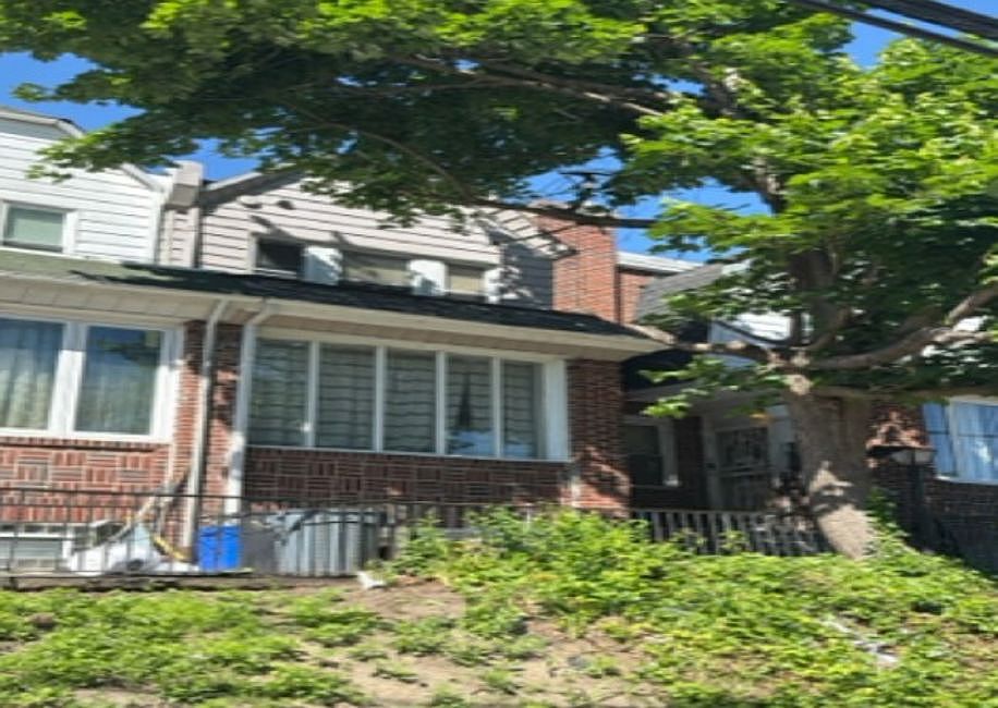 1st image of 5832 Kemble Ave