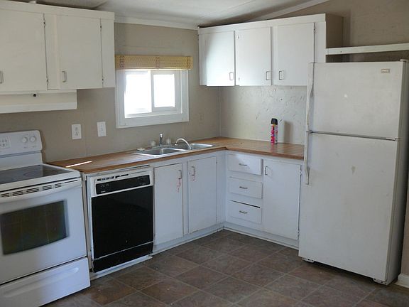 5th image of 386 Serrento Ln