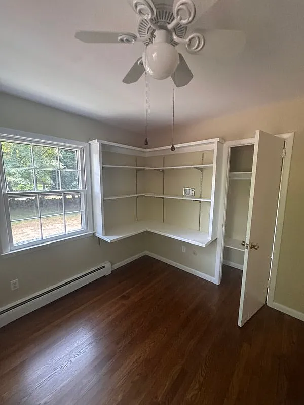 4 bed, 2.0 bath, 1300 sqft, $4,500 — Photo 4