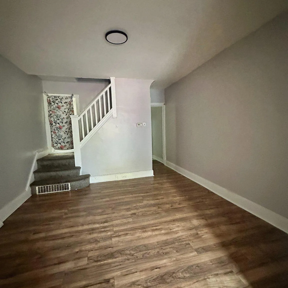 3 bed, 1.0 bath, 1259 sqft, $1,800 — Photo 4
