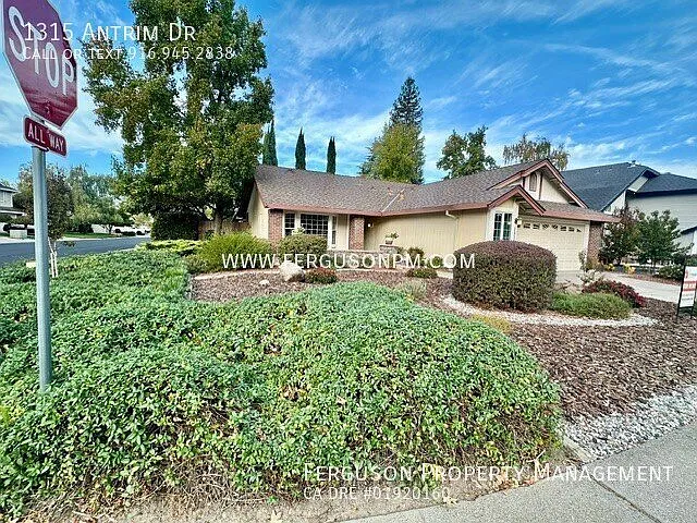 Three Bedroom Home Across From Silverado Oaks Park — Photo 2