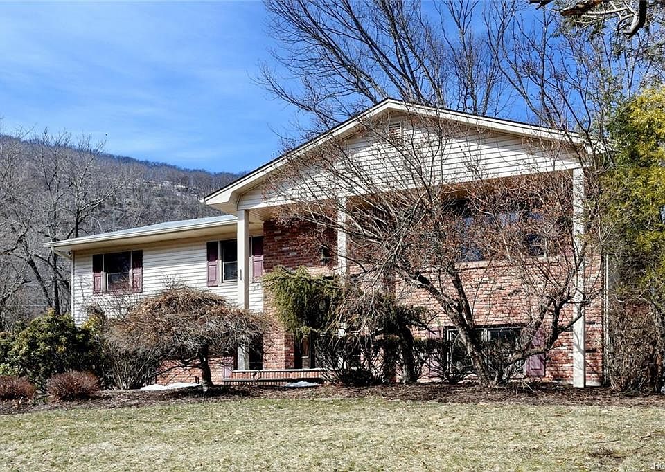 1st image of 44 Palisades Ct