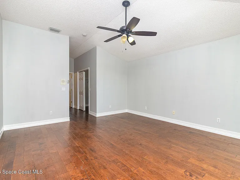 2893 Glasbern Cir — Photo 17