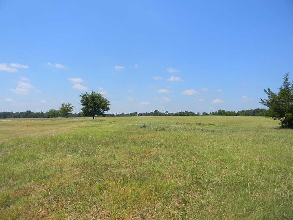 1st image of 20 Belles Ln