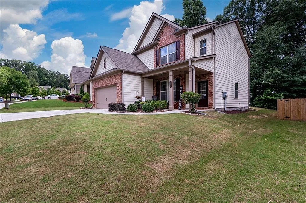 3 bed, 2.5 bath, 2124 sqft, $2,400 — Photo 3