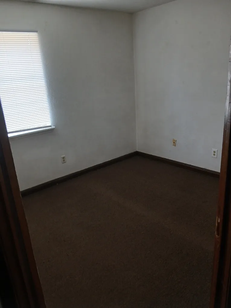 2 bed, 1.5 bath, 1200 sqft, $800 — Photo 4