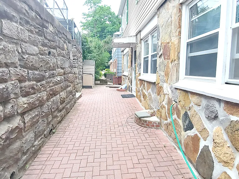 125 Washington Ave N #1 — Photo 30