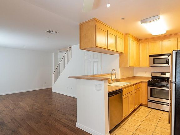 3rd image of 3610 Motor Ave #4