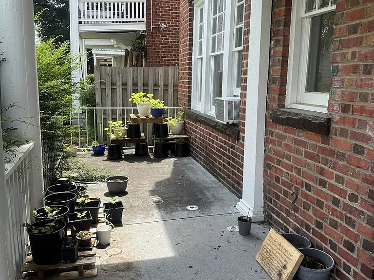2422 Barton Ave — Photo 14