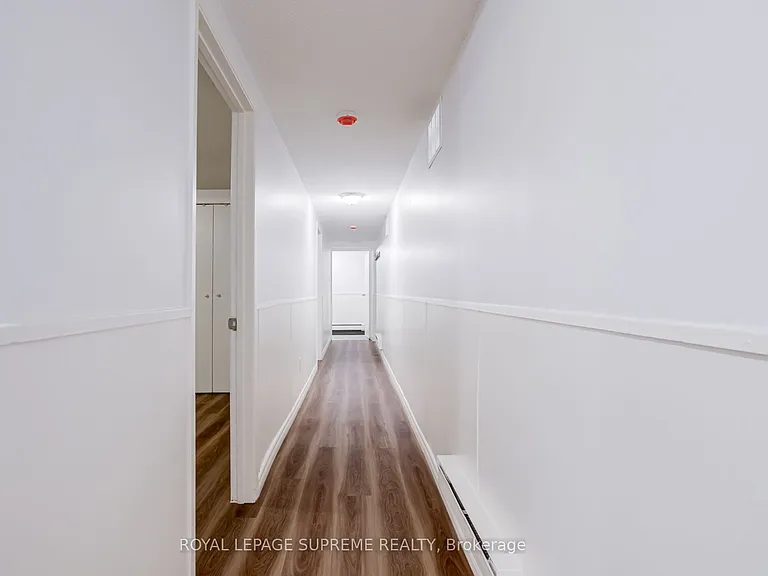 224 Christie St #LOWER — Photo 8