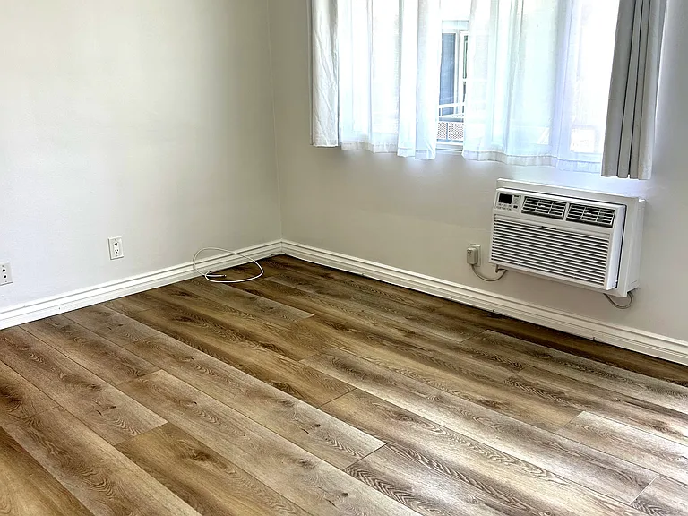 13000 Valleyheart Dr #4 — Photo 3