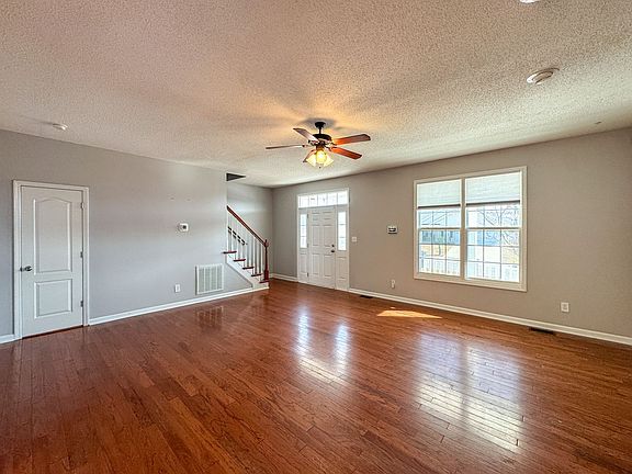 4th image of 4420 Battle Forest Rd